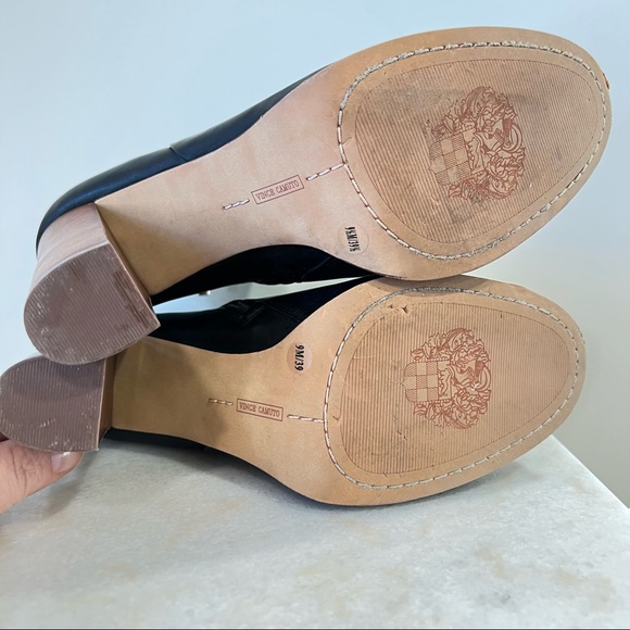 Like New! Vince Camuto 'Grenadine' Black Leather Ankle Stacked Heel Bootie * - Picture 9 of 9